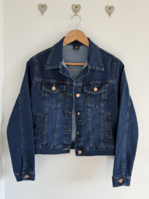Artículo 932 || Campera Azul