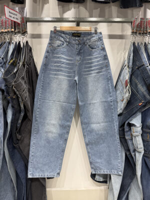 Artículo 950 || Baggy Dama Celeste Bigotes